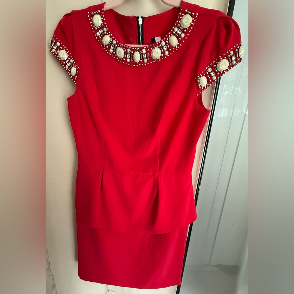 Kensie Elegant Retro Red Dress W/ Embellished Neckline. Size Small, EUC